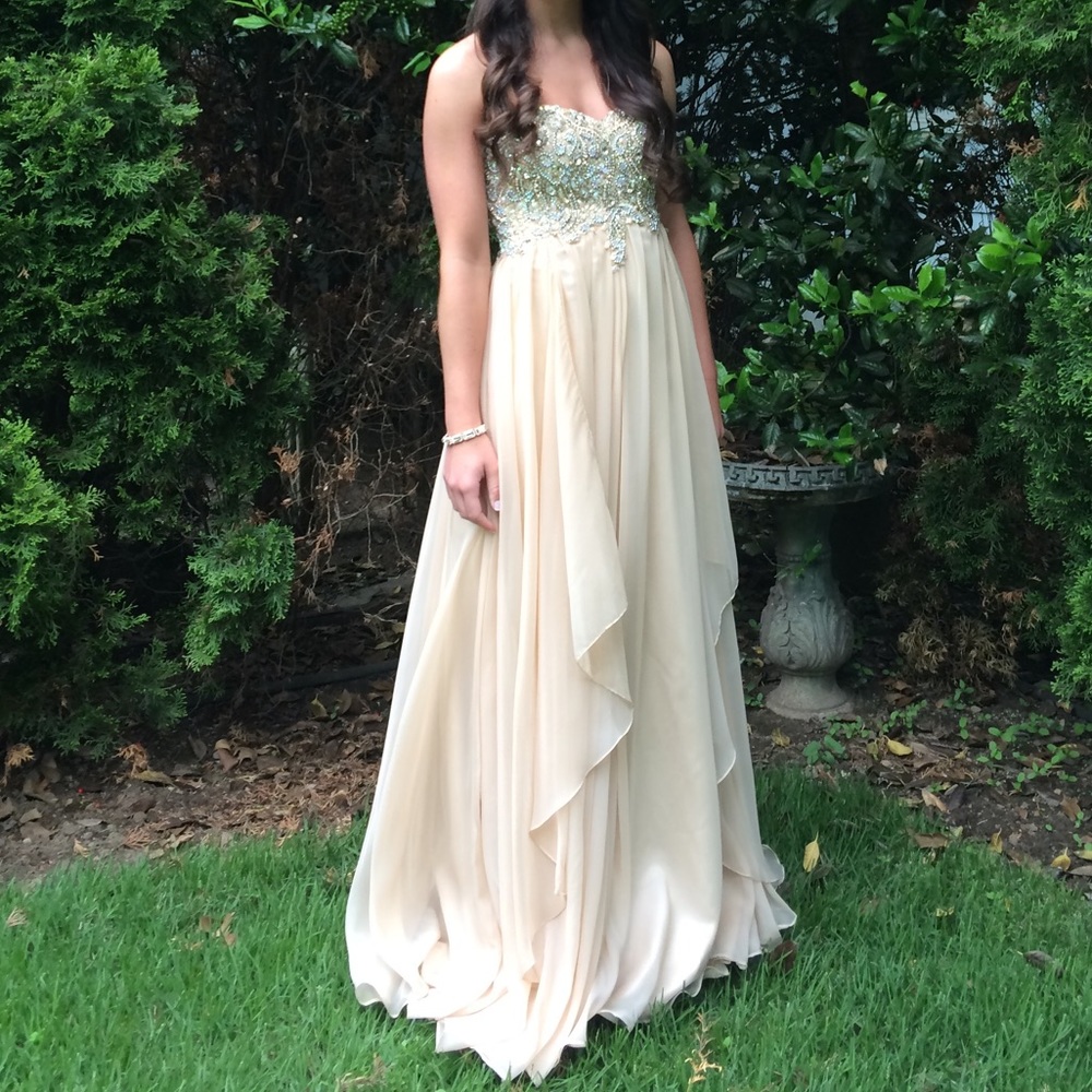 Jovani Prom Dress - Picture 3 of 7